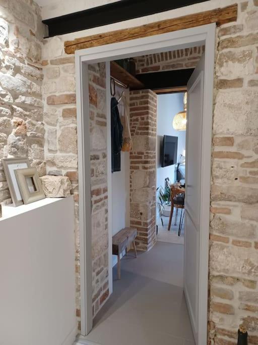 Tres Virtutes Apartmán